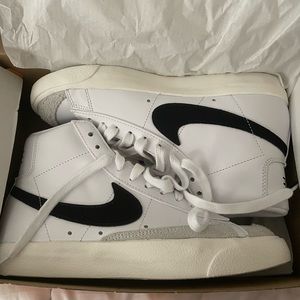 Nike blazers size 7